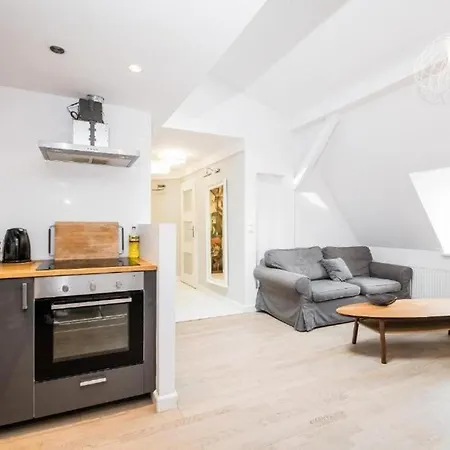 Urban Nest Bon 11 *